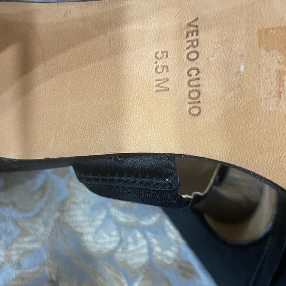 Classy black shoes in great condition - Picture 4 of 6